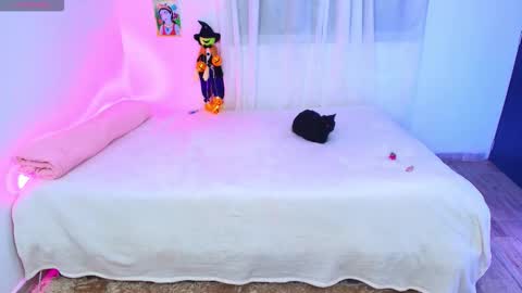 Snapshot of alessandraa_ferri_ chatting on October 21, 10:02 pm Alessandra online show from October 21, 10:02 pm
