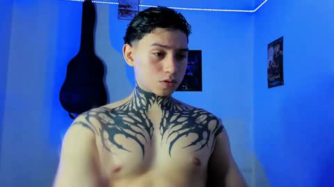 Snapshot of alessandro_wolf chatting on January 17, 10:45 pm Alessandro online show from January 17, 10:45 pm