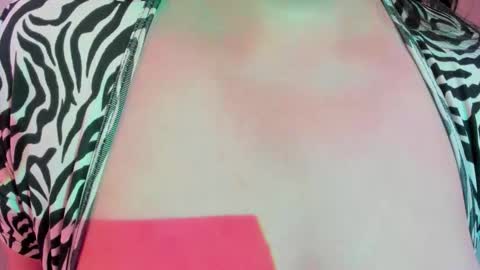 Snapshot of alessia_taylor chatting on October 13, 5:20 am Alessia online show from October 13, 5:20 am