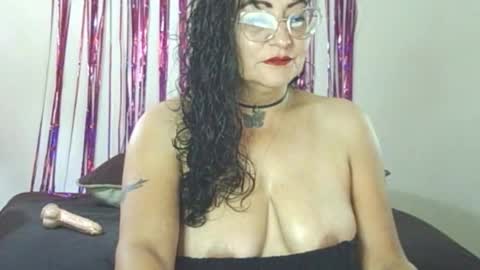 Allesiaboobs online show from December 1, 10:41 pm