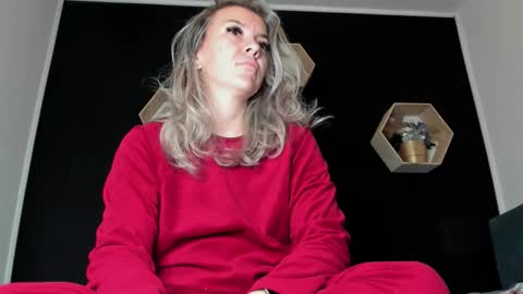 alesys69 online show from November 1, 11:48 pm