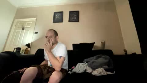 alex_essex69 online show from May 8, 12:16 am