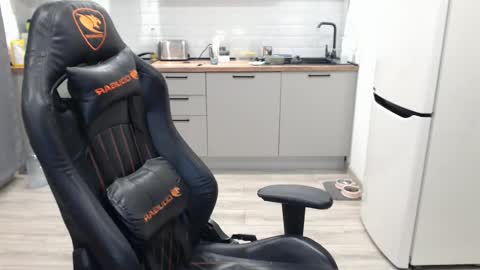 Alex online show from February 25, 9:58 pm