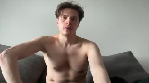 alex_is5 online show from April 19, 11:11 am