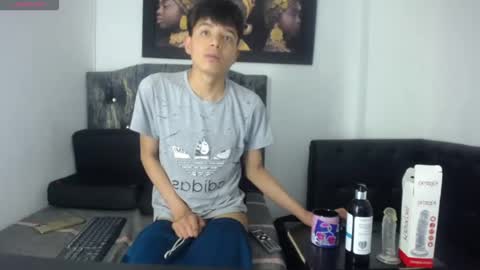 alex_it0 online show from May 20, 8:37 pm