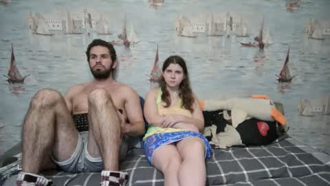 Alex and Sarah online show from November 24, 2:43 am