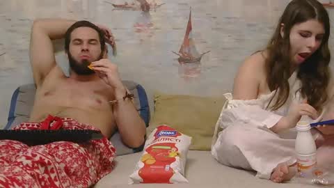 Alex and Sarah online show from March 21, 7:07 pm