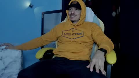 alex_sthorm online show from October 28, 4:46 am