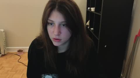 dont be afraid to click social media link its  working  just click on that  online show from December 28, 3:04 am