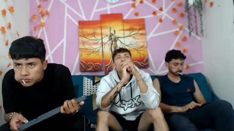 chicos hot online show from October 11, 1:49 pm