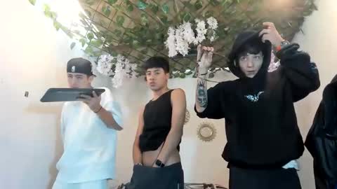 chicos hot online show from October 19, 2:33 pm