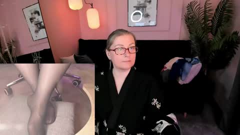 Alexandra online show from May 6, 9:21 pm