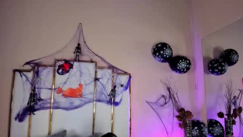 alexandraa_gomez online show from October 30, 8:20 pm