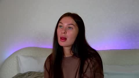 Snapshot of alexandrabloom chatting on October 11, 6:33 pm AlexandraBloom online show from October 11, 6:33 pm