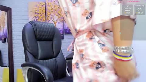 Snapshot of alexandrade_ chatting on September 27, 12:14 pm online show from September 27, 12:14 pm