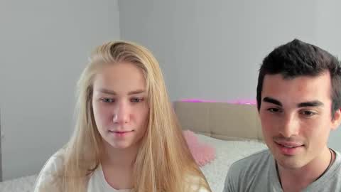 Snapshot of alexarti chatting on September 22, 9:24 am Alex online show from September 22, 9:24 am