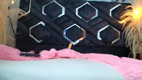 Alexa Smith  online show from November 14, 7:43 am