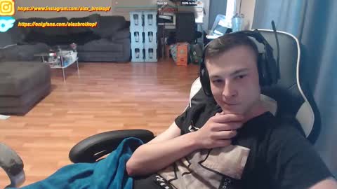 Snapshot of alexbrotkopf chatting on October 2, 2:49 pm Alex online show from October 2, 2:49 pm