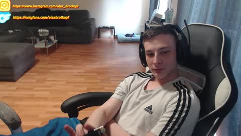Snapshot of alexbrotkopf chatting on October 8, 2:23 pm Alex online show from October 8, 2:23 pm