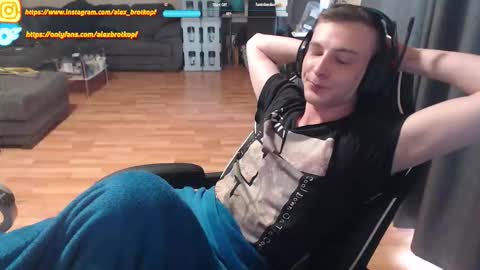 Snapshot of alexbrotkopf chatting on September 26, 4:26 pm Alex online show from September 26, 4:26 pm
