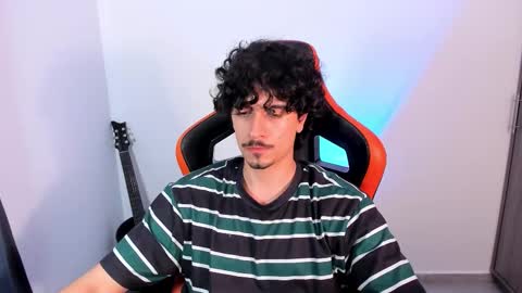 alexfloreszzz online show from January 8, 8:36 pm