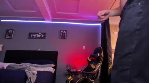 alexgiraldo__ online show from October 2, 5:56 pm