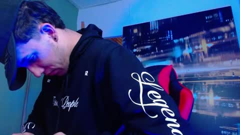 alexgiraldo__ online show from April 14, 10:07 am