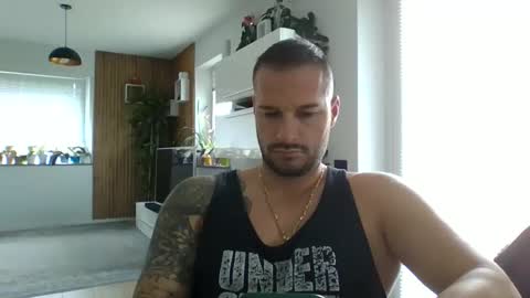 Snapshot of alexgrandi2024 chatting on October 27, 12:38 pm rey ale84 online show from October 27, 12:38 pm