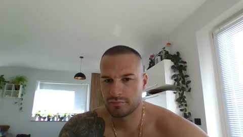 Snapshot of alexgrandi2024 chatting on October 30, 1:44 pm rey ale84 online show from October 30, 1:44 pm