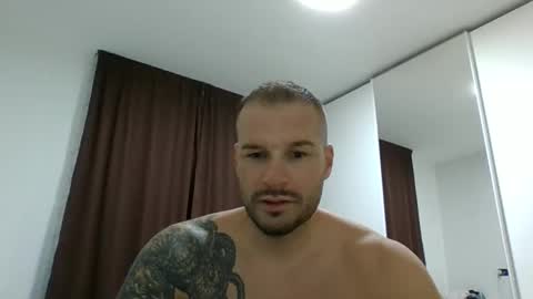 Snapshot of alexgrandi2024 chatting on January 18, 1:40 pm rey ale84 online show from January 18, 1:40 pm