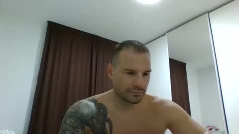 Snapshot of alexgrandi2024 chatting on January 25, 2:25 pm rey ale84 online show from January 25, 2:25 pm