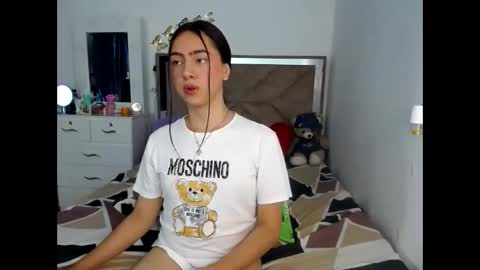 -- ALEXIS -- online show from June 6, 1:22 am