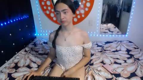 -- ALEXIS -- online show from January 8, 1:22 am