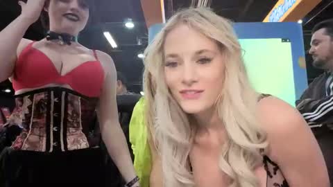 alexispaige06 online show from April 11, 6:01 pm