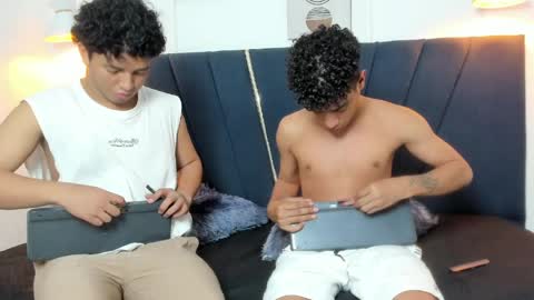 alexx_cum18 online show from April 6, 9:05 pm