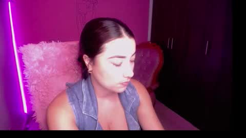Snapshot of alexxa_1111 chatting on October 19, 11:53 pm alexxa_1111 online show from October 19, 11:53 pm