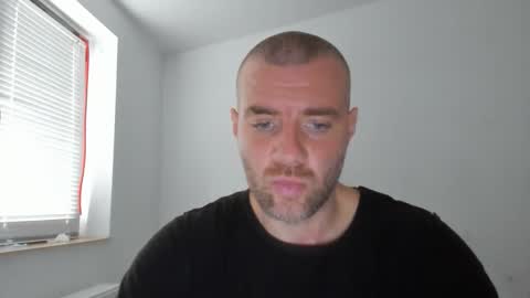 alfiesolomons87 online show from November 12, 9:33 am