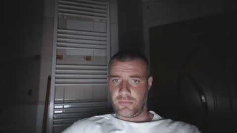 alfiesolomons87 online show from March 17, 7:52 pm