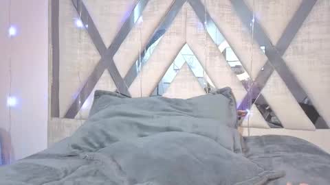 Carolina Join The Fan Club  online show from February 4, 1:15 pm