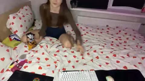 Snapshot of aliatorress chatting on October 10, 8:35 pm Robert online show from October 10, 8:35 pm