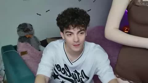 alice and james online show from October 15, 6:09 pm