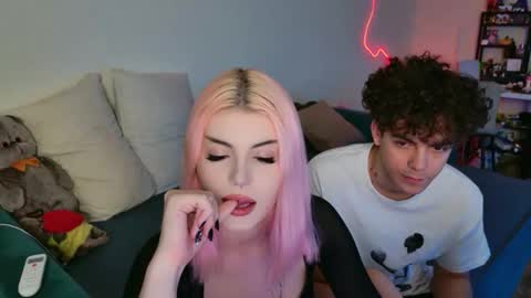 alice and james online show from September 16, 6:33 pm