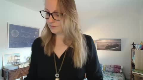 Alice online show from October 30, 10:38 am