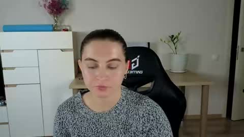 Alice online show from October 12, 5:04 pm