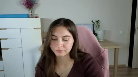 Alice online show from September 24, 6:03 pm