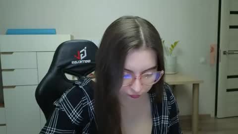 Alice online show from April 17, 9:50 pm