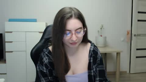 Alice online show from May 25, 2:34 pm