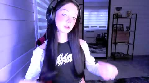 Snapshot of alice__aris chatting on February 26, 3:10 pm Alice Aris online show from February 26, 3:10 pm