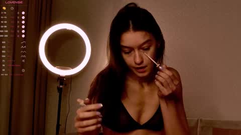 Snapshot of alice__grace_ chatting on September 20, 10:35 pm your Alice online show from September 20, 10:35 pm