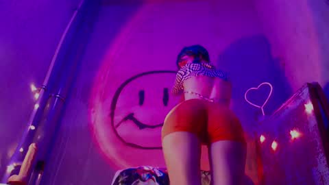 Snapshot of alice_glo chatting on February 13, 1:40 am Alice online show from February 13, 1:40 am